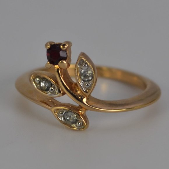 1982 Vintage Avon Spray Cocktail Rhinestone Ring Size 7 - Picture 9 of 14